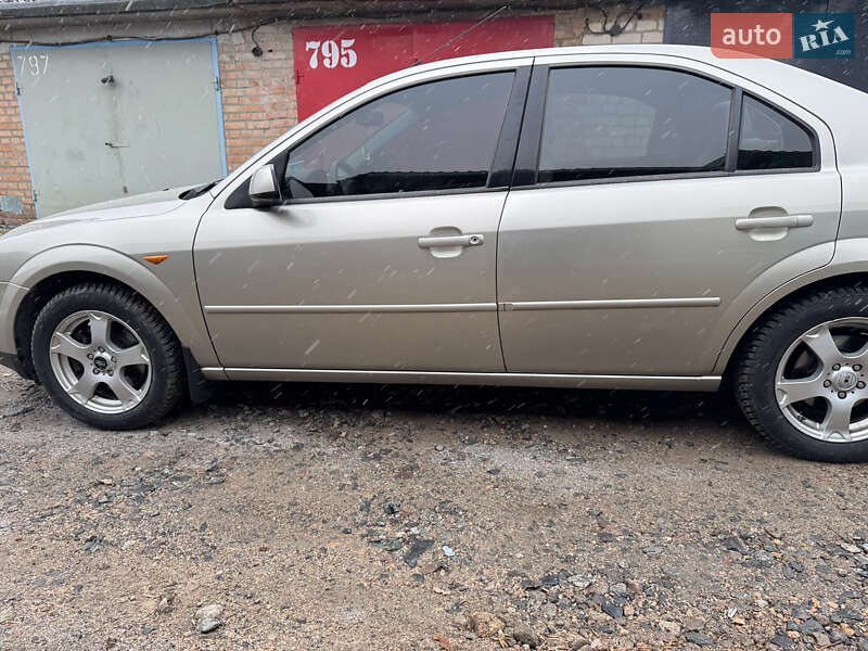 Седан Ford Mondeo 2004 в Кропивницком
