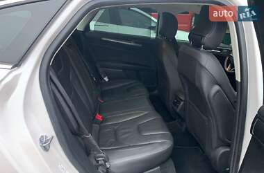 Седан Ford Mondeo 2015 в 