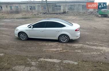 Седан Ford Mondeo 2012 в Дубровиці