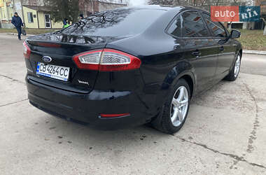 Седан Ford Mondeo 2010 в Варві