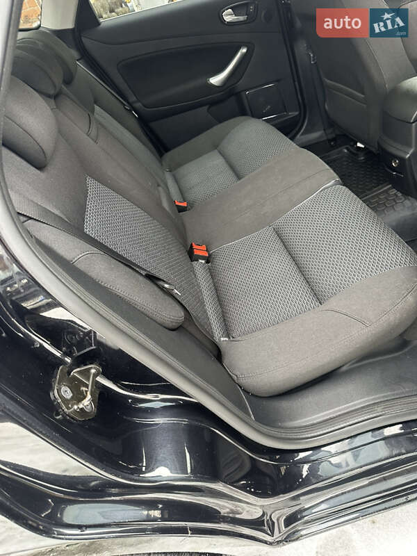 Седан Ford Mondeo 2007 в Селищі