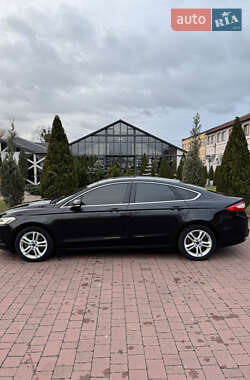 Седан Ford Mondeo 2015 в Стрию