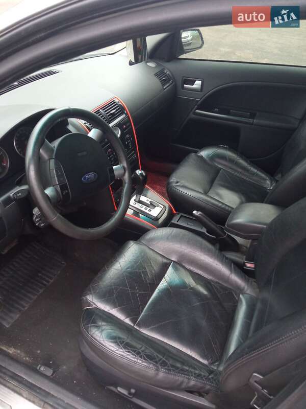 Седан Ford Mondeo 2002 в Кременце