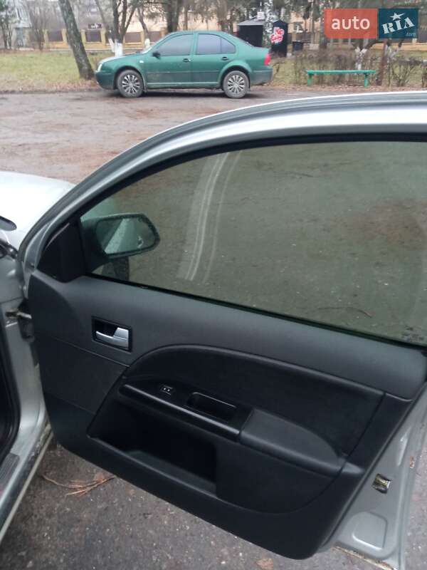 Седан Ford Mondeo 2002 в Кременце