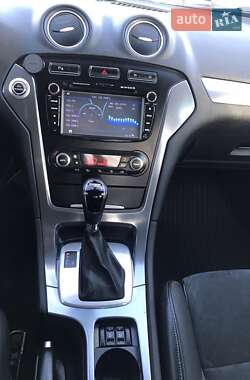 Седан Ford Mondeo 2012 в 