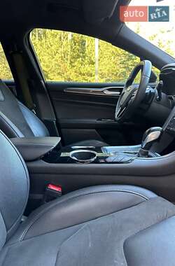 Лифтбек Ford Mondeo 2017 в 