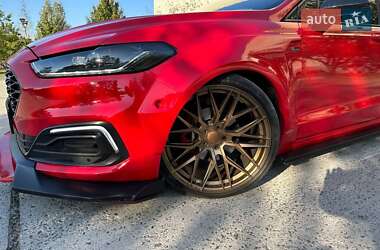Лифтбек Ford Mondeo 2017 в 
