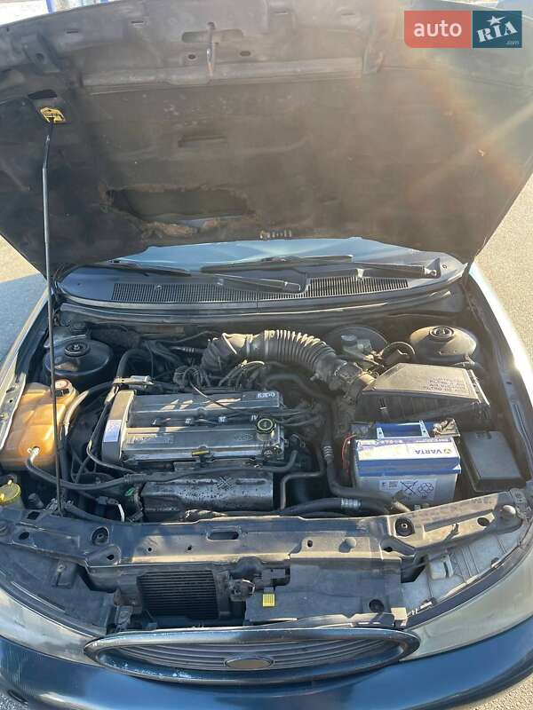 Седан Ford Mondeo 1998 в Киеве