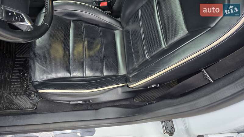 Седан Ford Mondeo 2012 в Умани