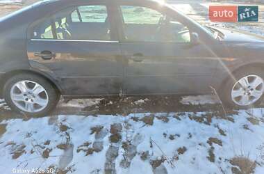 Седан Ford Mondeo 2001 в Сколе