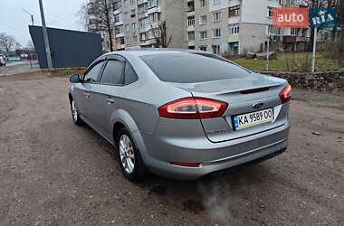 Седан Ford Mondeo 2012 в 