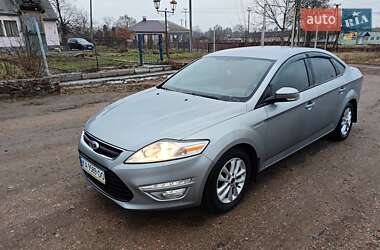 Седан Ford Mondeo 2012 в 
