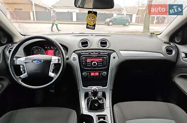 Седан Ford Mondeo 2012 в 