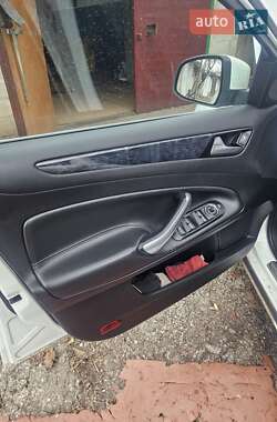 Седан Ford Mondeo 2012 в 