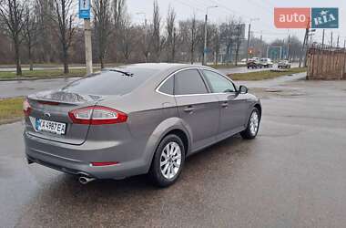 Седан Ford Mondeo 2011 в 