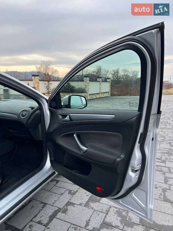 Универсал Ford Mondeo 2010 в Хусте