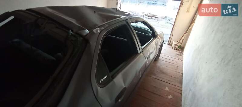 Седан Ford Mondeo 1996 в Жовкве