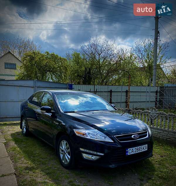 Седан Ford Mondeo 2012 в Черкасах