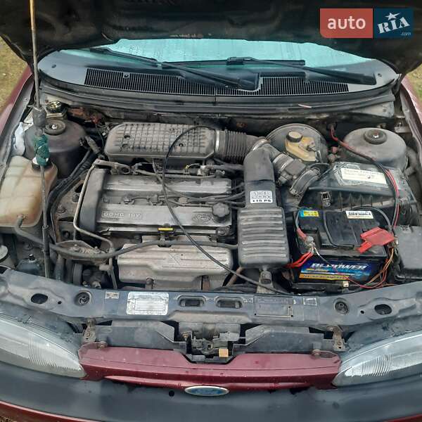 Седан Ford Mondeo 1993 в Бродах