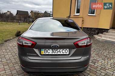 Седан Ford Mondeo 2011 в Стрию