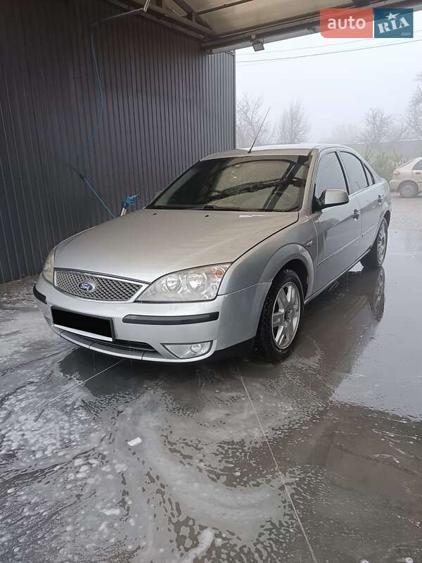Лифтбек Ford Mondeo 2003 в Криничках