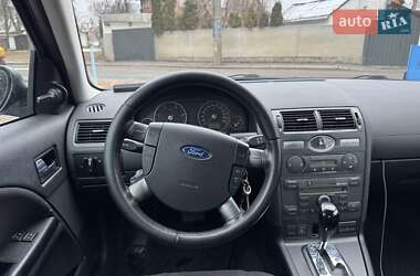 Седан Ford Mondeo 2005 в 