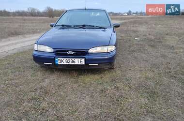 Ліфтбек Ford Mondeo 1994 в Луцьку