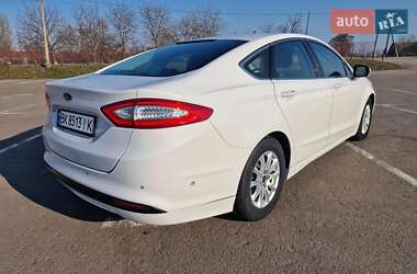 Седан Ford Mondeo 2015 в Луцьку