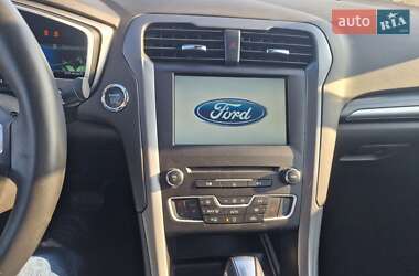 Седан Ford Mondeo 2015 в Луцьку