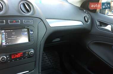 Лифтбек Ford Mondeo 2011 в 