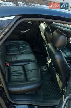 Лифтбек Ford Mondeo 2011 в 
