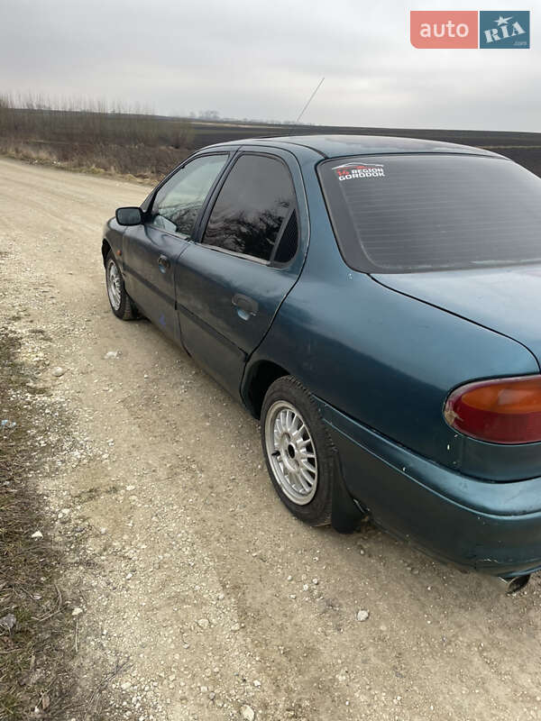 Седан Ford Mondeo 1993 в Городке