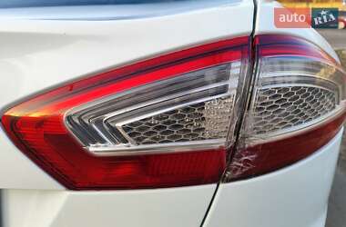 Седан Ford Mondeo 2012 в 