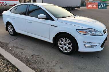 Седан Ford Mondeo 2012 в 