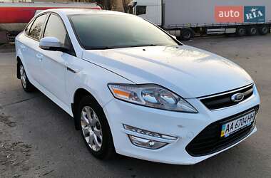 Седан Ford Mondeo 2012 в 