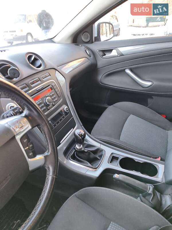 Седан Ford Mondeo 2012 в Киеве