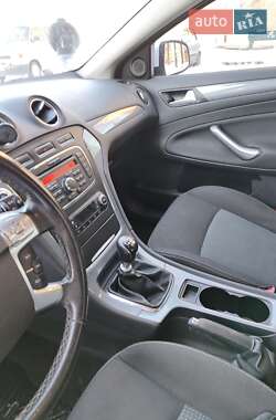 Седан Ford Mondeo 2012 в 