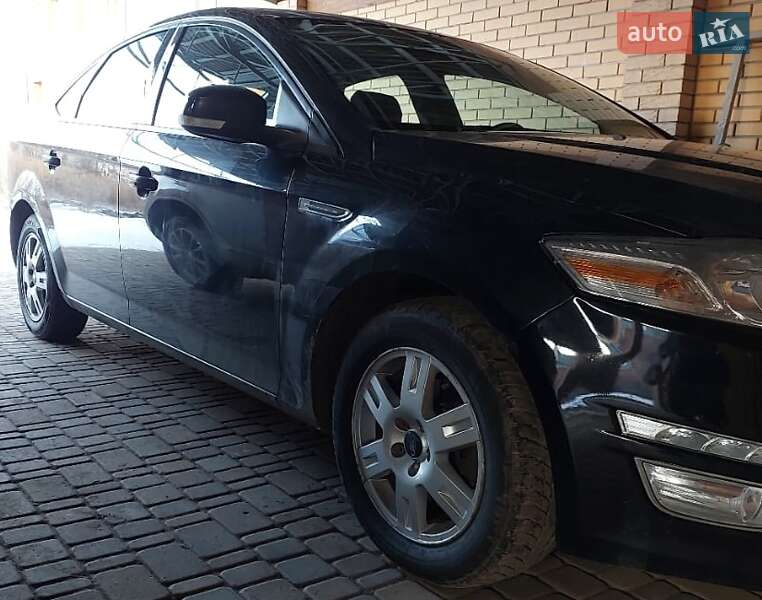 Седан Ford Mondeo 2013 в Сумах