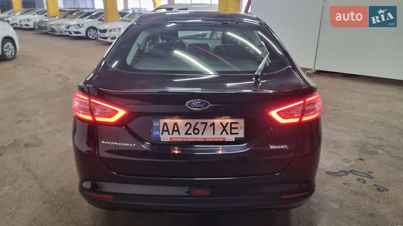 Седан Ford Mondeo 2018 в 