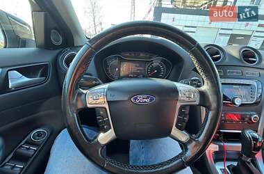 Седан Ford Mondeo 2012 в 