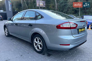 Седан Ford Mondeo 2012 в 