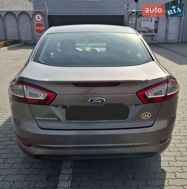 Седан Ford Mondeo 2012 в Львове