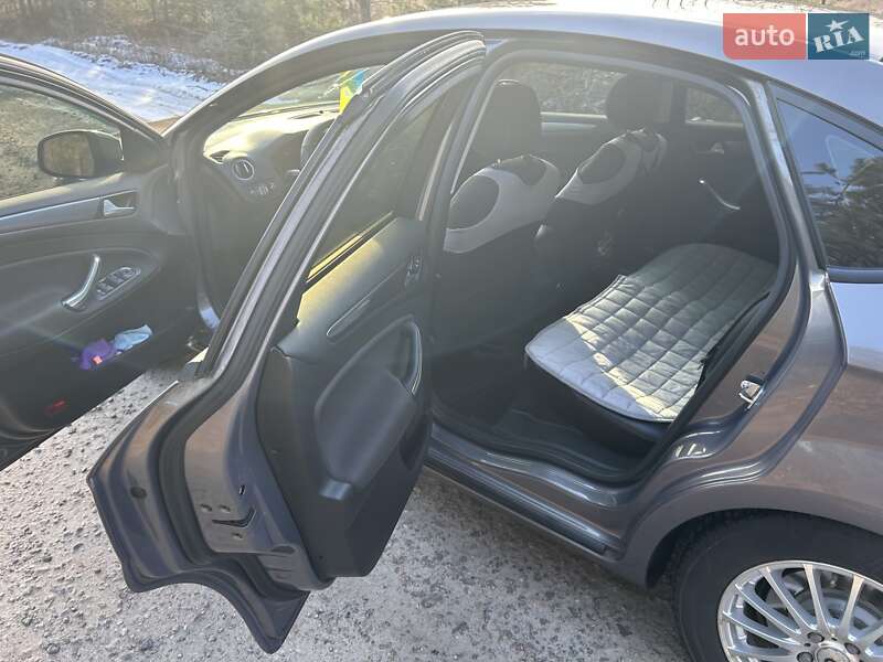 Лифтбек Ford Mondeo 2013 в Черкассах