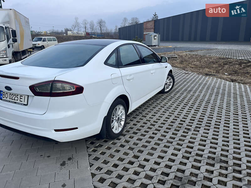 Седан Ford Mondeo 2012 в Хмельницком