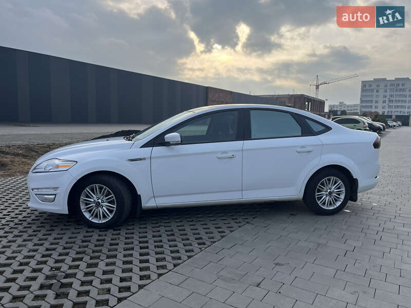 Седан Ford Mondeo 2012 в Хмельницком