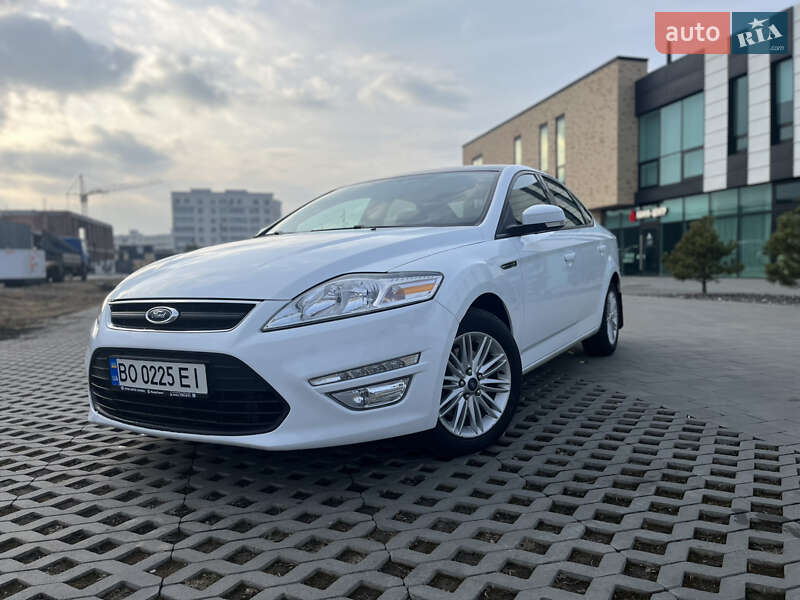 Седан Ford Mondeo 2012 в Хмельницком