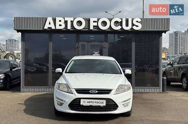 Седан Ford Mondeo 2012 в 