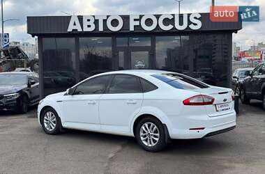 Седан Ford Mondeo 2012 в 