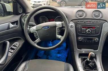 Седан Ford Mondeo 2012 в 