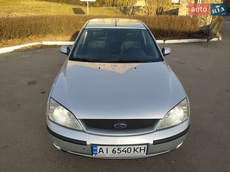 Седан Ford Mondeo 2002 в Сквире
